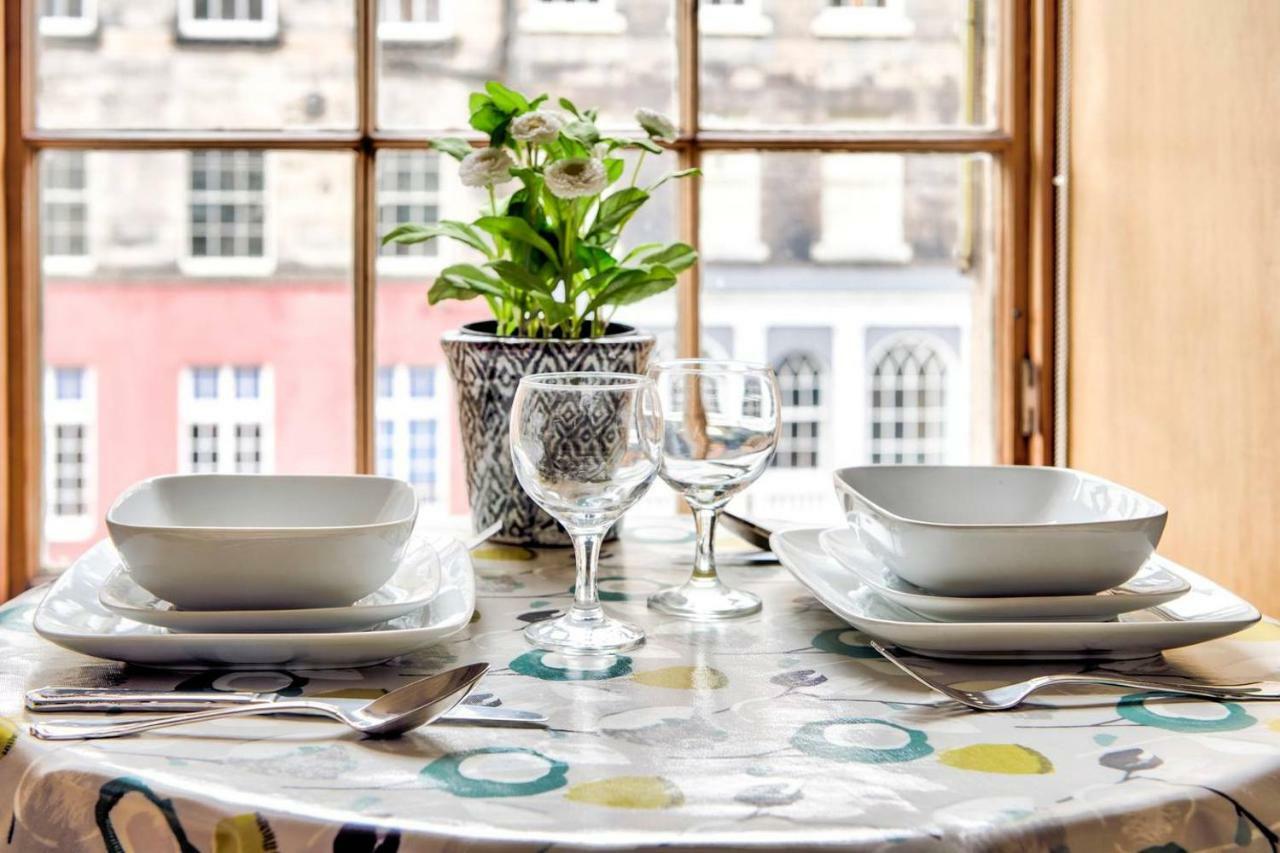 Joivy Royal Mile Apartment In Prime Location Edimburgo Exterior foto